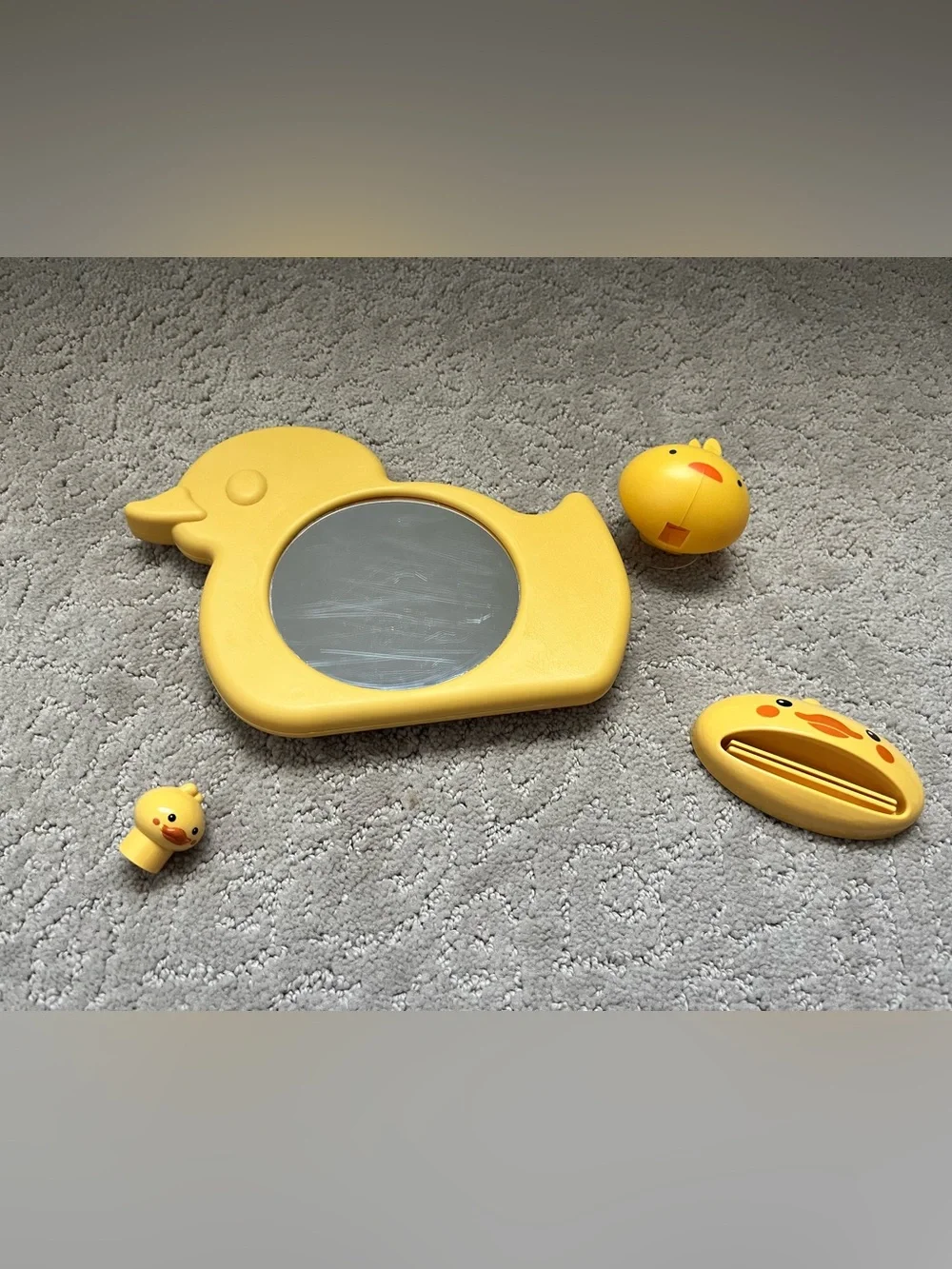 Kids bathroom accessories